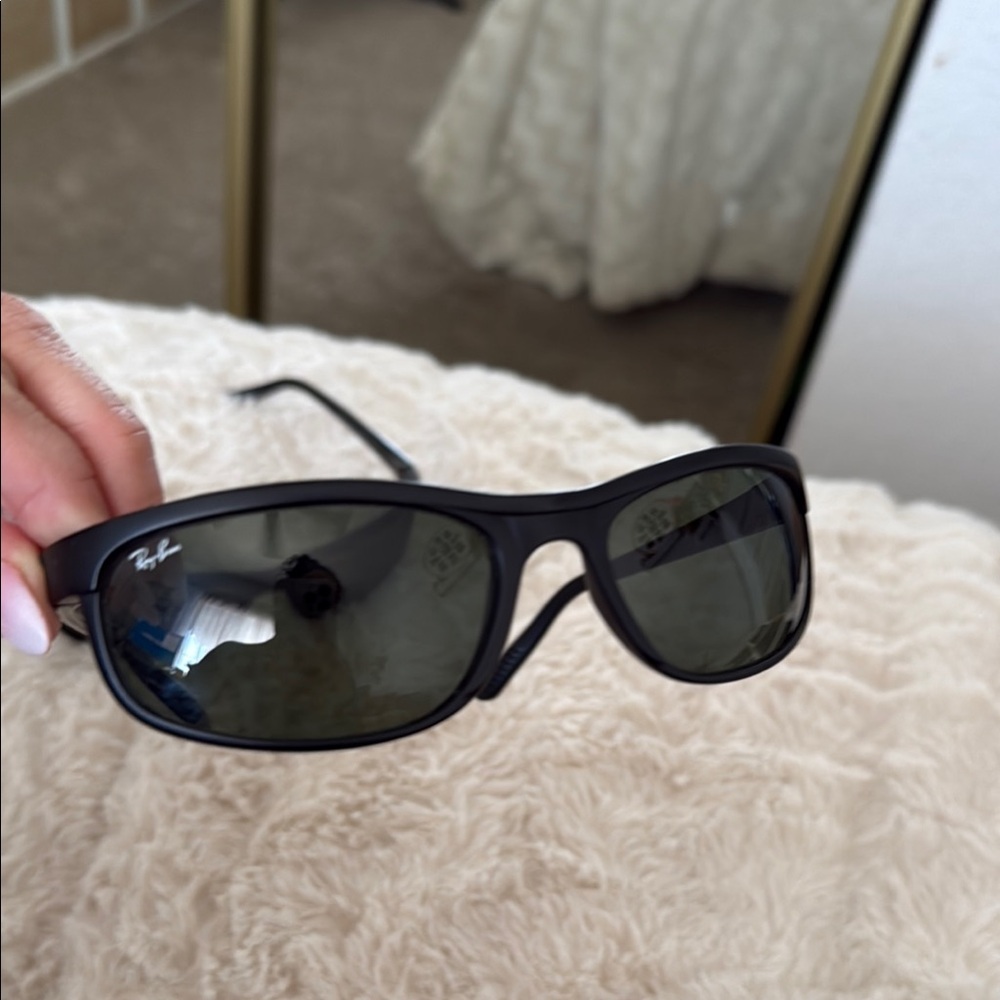 Ray-Ban Classic Black Shades